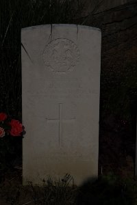 St. Souplet British Cemetery - Sexstone, Albert