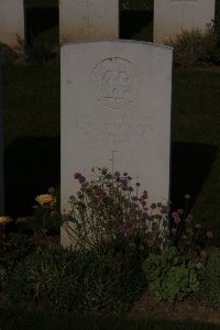 St. Souplet British Cemetery - Short, E W
