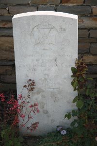 St. Souplet British Cemetery - Stone, P E