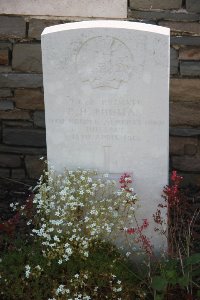 St. Souplet British Cemetery - Thomas, R H