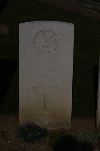 St. Souplet British Cemetery - Toms, E