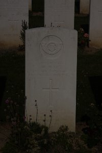 St. Souplet British Cemetery - Wall, W