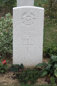 Choloy War Cemetery - Shiells, Robert Howard