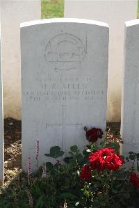 Le Cateau Military Cemetery - Allen, Harry Bert