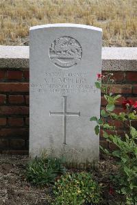 Le Cateau Military Cemetery - Appleby, A J