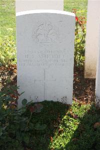 Le Cateau Military Cemetery - Ashcroft, Harry Simpson