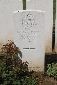 Le Cateau Military Cemetery - Ashford, C E