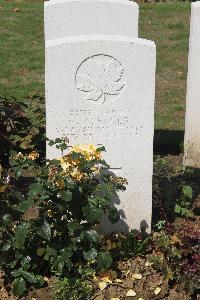 Le Cateau Military Cemetery - Baker, George Alfred