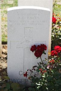 Le Cateau Military Cemetery - Balls, J G