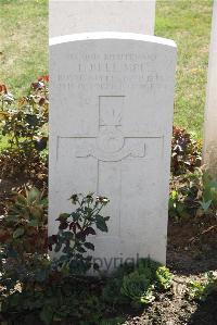 Le Cateau Military Cemetery - Bell, Lee