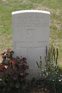 Le Cateau Military Cemetery - Betts, Edgar Charles