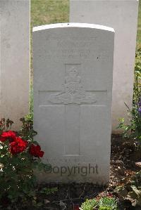 Le Cateau Military Cemetery - Bigg, L J