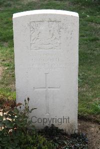 Le Cateau Military Cemetery - Booth, H