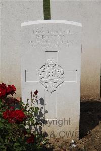 Le Cateau Military Cemetery - Bowron, P