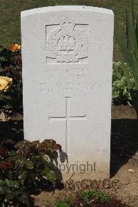 Le Cateau Military Cemetery - Bristo, W
