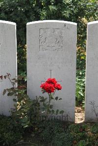 Le Cateau Military Cemetery - Brown, G