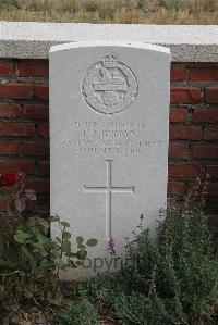 Le Cateau Military Cemetery - Brown, J R