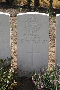 Le Cateau Military Cemetery - Brown, R