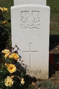 Le Cateau Military Cemetery - Campbell, W