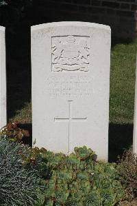 Le Cateau Military Cemetery - Cantrill, Charles Edward