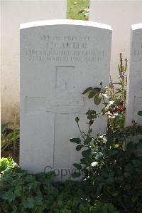 Le Cateau Military Cemetery - Carter, Temple