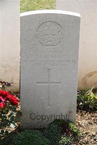 Le Cateau Military Cemetery - Casswell, G