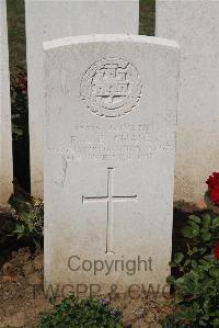 Le Cateau Military Cemetery - Chase, F A E