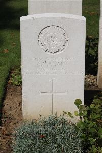 Le Cateau Military Cemetery - Clark, George Murray
