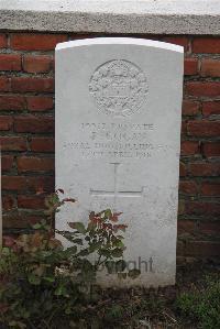 Le Cateau Military Cemetery - Cogan, P