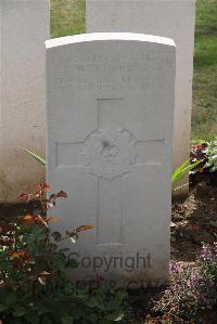 Le Cateau Military Cemetery - Collins, W