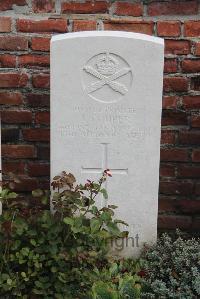 Le Cateau Military Cemetery - Cooper, J