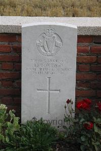 Le Cateau Military Cemetery - Coveney, T