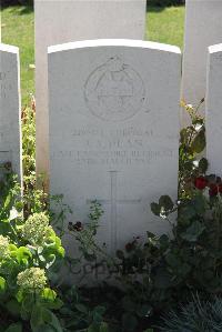 Le Cateau Military Cemetery - Dean, J S