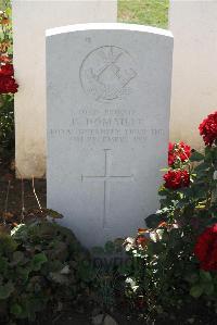 Le Cateau Military Cemetery - Domaille, E