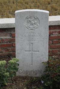 Le Cateau Military Cemetery - Douglas, H G