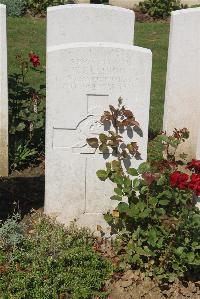 Le Cateau Military Cemetery - Ellison, W