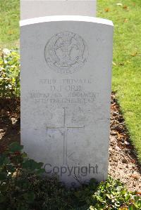 Le Cateau Military Cemetery - Ford, D