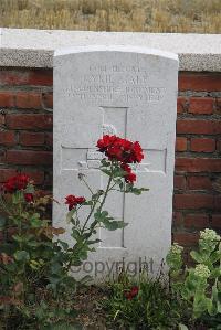 Le Cateau Military Cemetery - Gale, Cyril