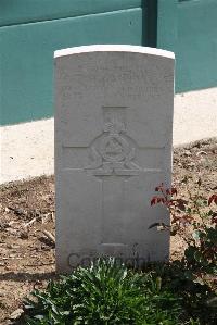 Le Cateau Military Cemetery - Gaskell, F H