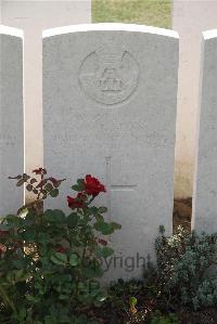 Le Cateau Military Cemetery - Gatiss, Thomas William