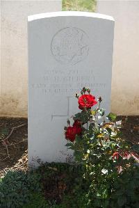 Le Cateau Military Cemetery - Gilbert, William Henry