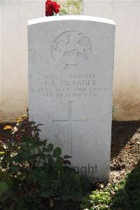 Le Cateau Military Cemetery - Granger, J A
