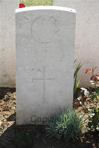 Le Cateau Military Cemetery - Hamblin, W
