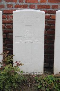 Le Cateau Military Cemetery - Hardy, T