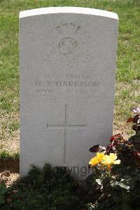Le Cateau Military Cemetery - Harrison, H J