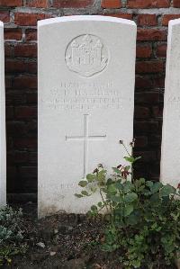 Le Cateau Military Cemetery - Harrison, W E