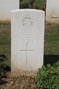 Le Cateau Military Cemetery - Henderson, J E