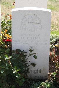 Le Cateau Military Cemetery - Hillier, Llewelyn