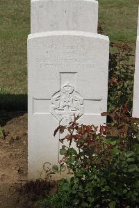 Le Cateau Military Cemetery - Hudson, W