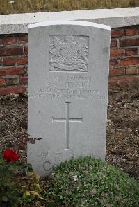 Le Cateau Military Cemetery - Hyatt, Richard Charles